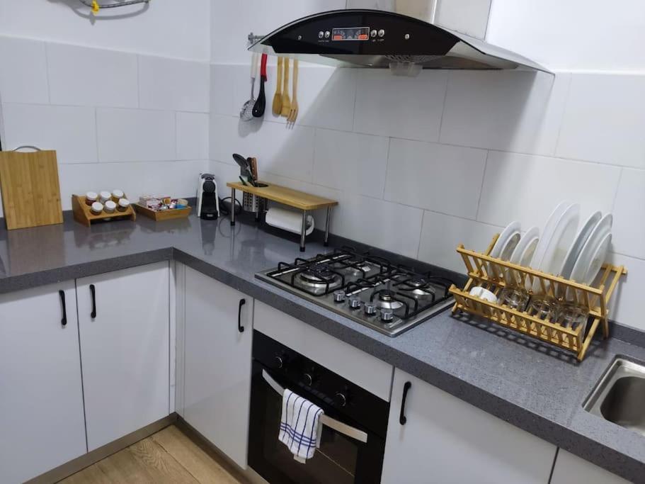 Superbe Appartement Avec Parking Gratuit Et Garde Dakar Zewnętrze zdjęcie