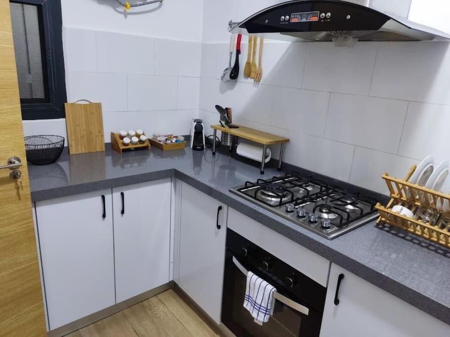 Superbe Appartement Avec Parking Gratuit Et Garde Dakar Zewnętrze zdjęcie